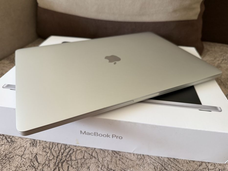 Apple MacBook Pro 2019 16" 16 GB RAM 1 TB GB SSD  i9