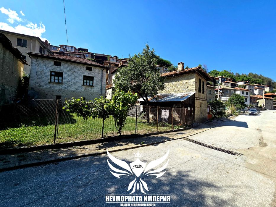 Продавам двуетажна къща 120РЗП с 260кв. двор в село Малево