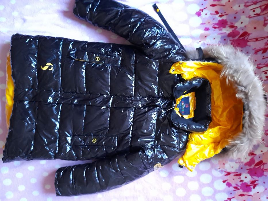 Пуховик зимний для девочки.