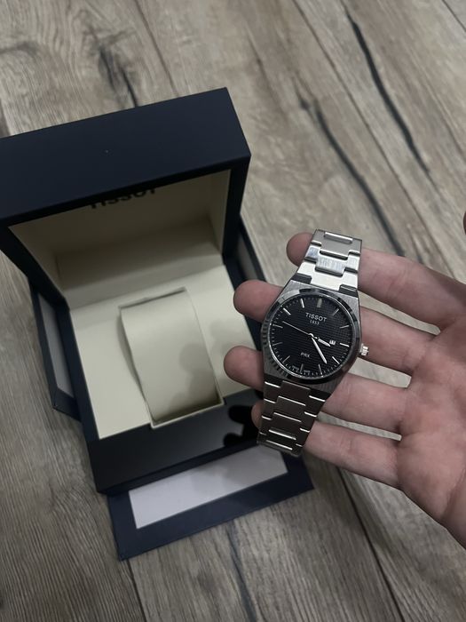 часы в стиле PRX