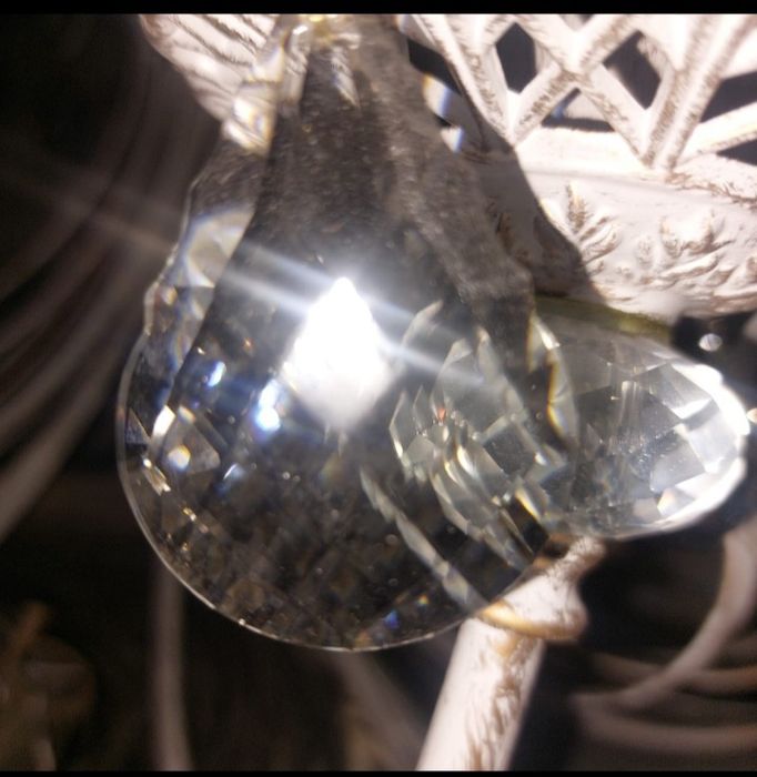 Продам люстру хрустальную