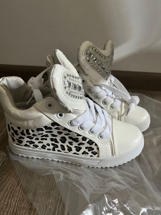 Adidași nr 36 albi