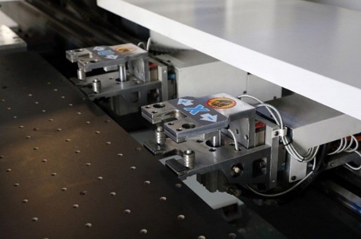 Сверлильно-присадочный центр с ЧПУ JIYU CD-612B