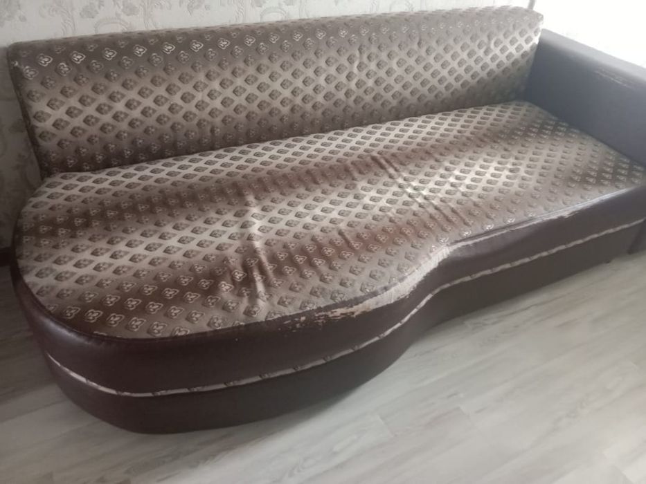 Продам диван тахта