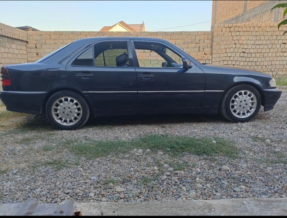 Mercedes w202 sotiladi