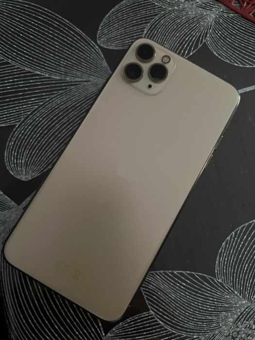 Vând iPhone 11 Pro Max