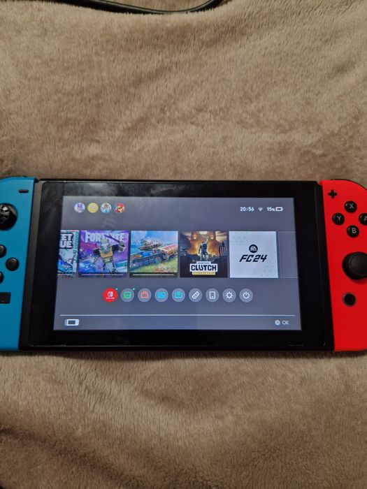 Vand consola Nintendo Switch!!Perfect functionala.