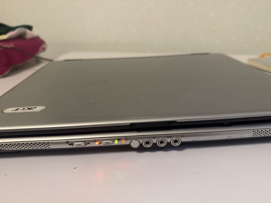 Acer kompyuter DVD ichida qotmasdan ishkaydi