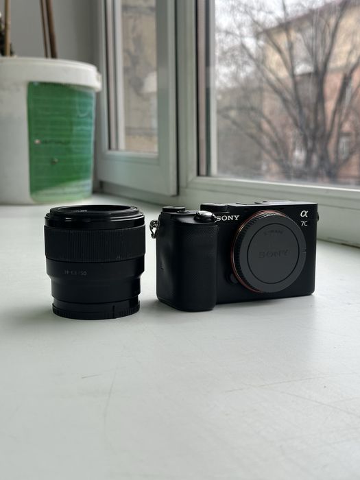 Продается Sony a7 C