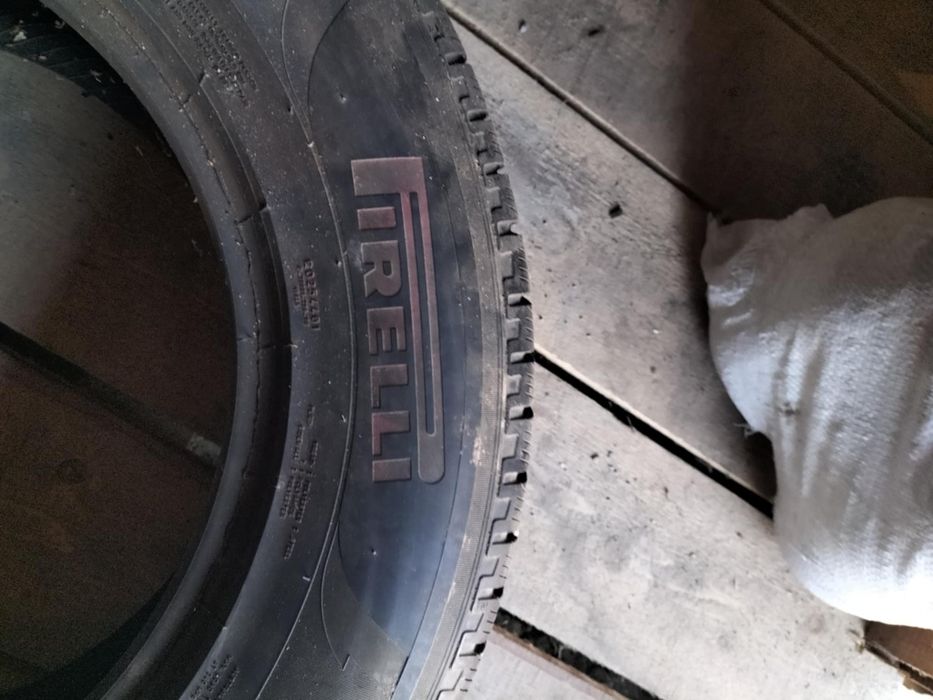 Vand 4 anvelope iarna pirelli 245/65/r17