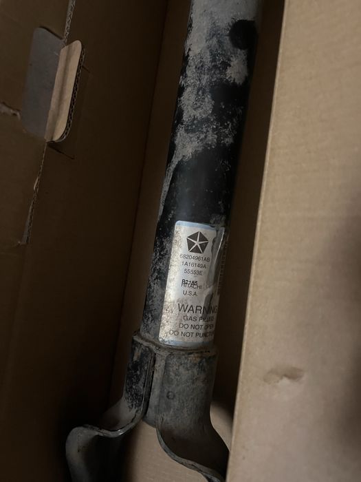 Амортисьор Jeep Grand Cherokee WK2