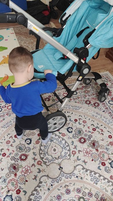 Продам коляску Jolly Baby