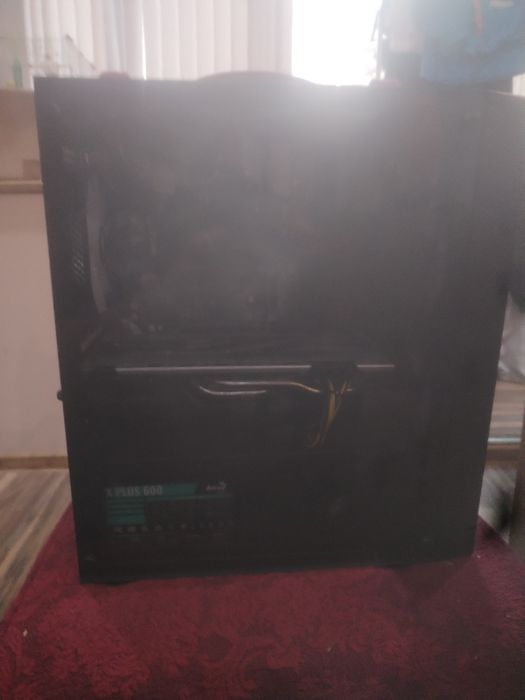 Продавам гейминг компютър