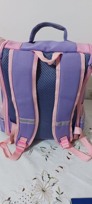 Продаю школьный ранец в хорошем состоянии. Вместительный.