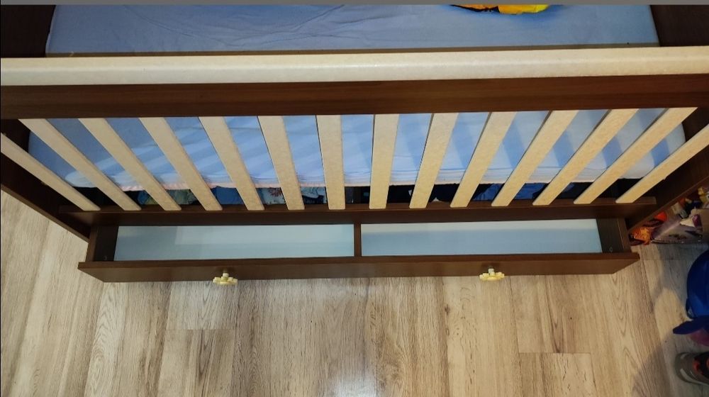 Детска кошетка с шкафчета