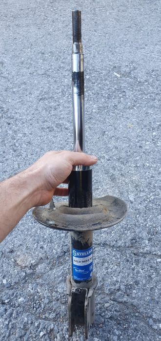 Стойка передняя правая