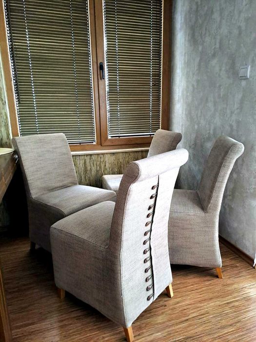 Продавам 4 броя масивни столове, изработени в Индонезия за 480 лв