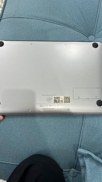 Ноутбук Chuwi HeroBook Pro / Intel Celeron / 8 гб / SSD 256