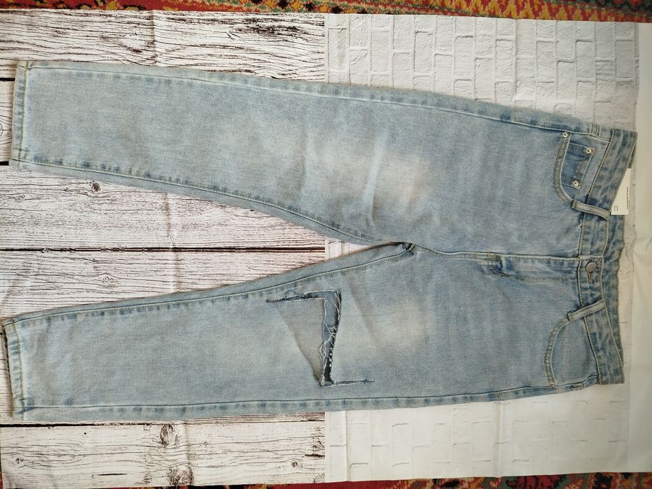 Продам джинсы новые