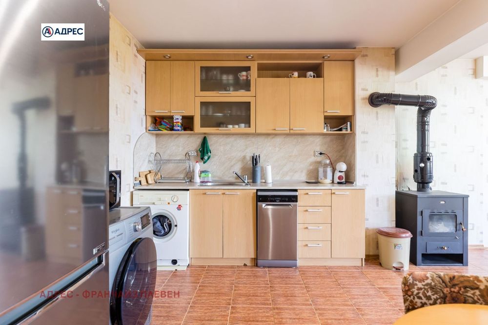 Продава се Къща в с. Брестовец, Област Плевен - 206 кв.м за 947 €/кв.м - Снимка #8