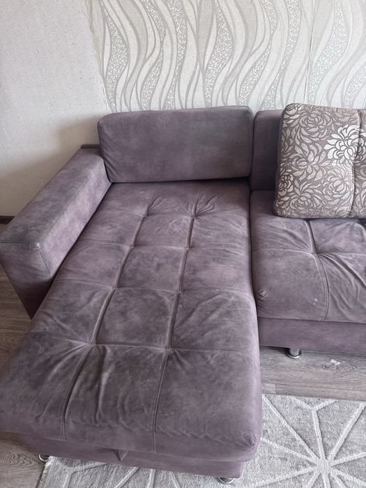 Диван коричневый продам