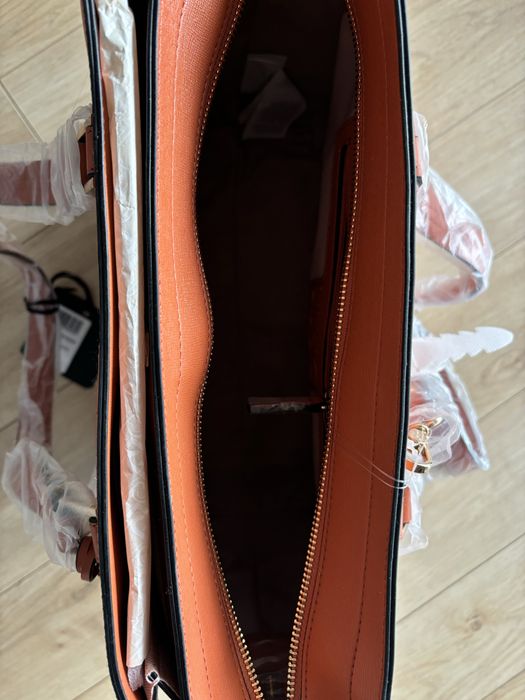 Vand geanta Liu Jo noua cu etcheta