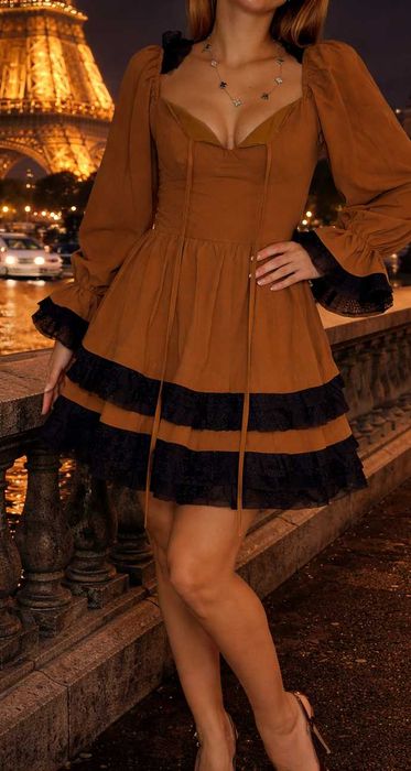 кафява рокля с дълъг ръкав и черна дантела връзки къса с харбали лукс