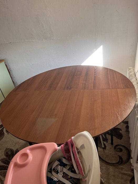 Продам кухонный стол