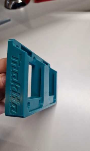 Стойка за батерии Makita LXT 18V единична двойна тройна