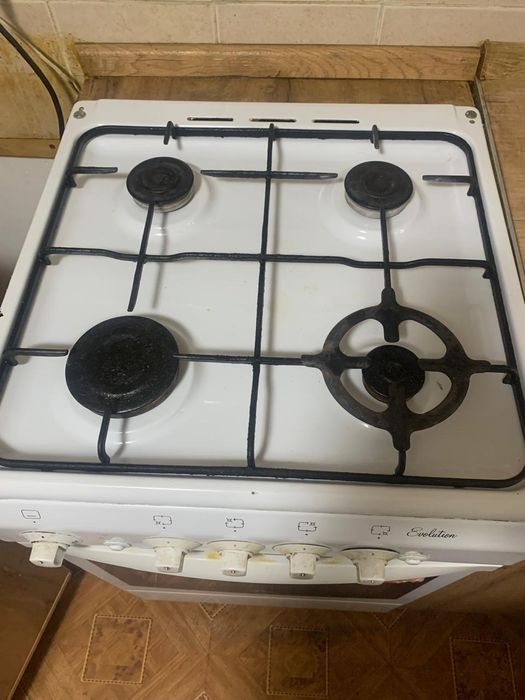 Продам газовую плиту