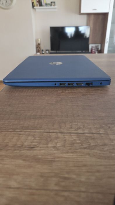 HP лаптоп малък 13,9инча