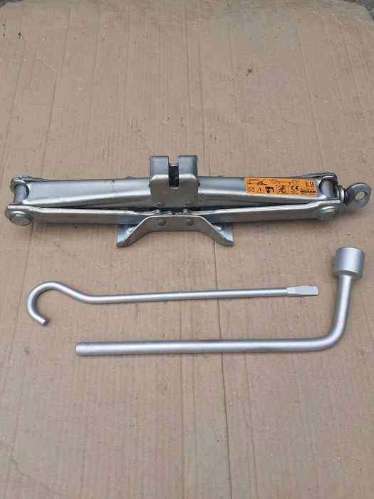 Cric,cheie de roti NISSAN Qashqai, Juke, RENAULT Kadjar