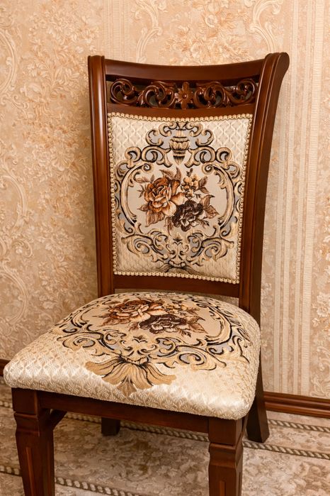 Premium stol stul to’plami