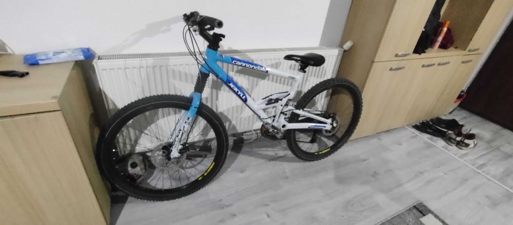 Cannondale Jekyll 700 anul 2002