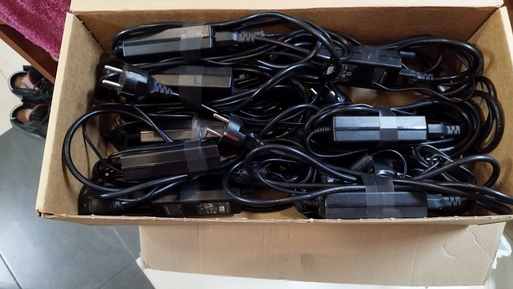 Адаптер - зарядно модел FSP065-REBN2 19V 3.42A / 5.5мм