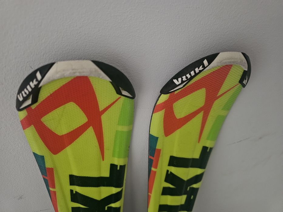 Vând schiuri copii 110cm