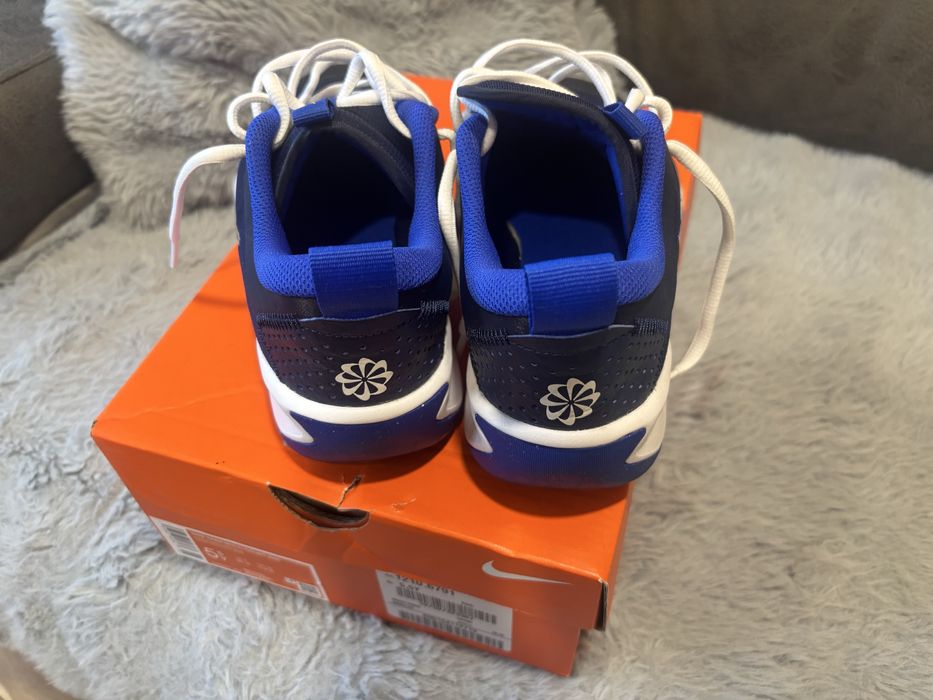 Чисто нови маратонки Nike