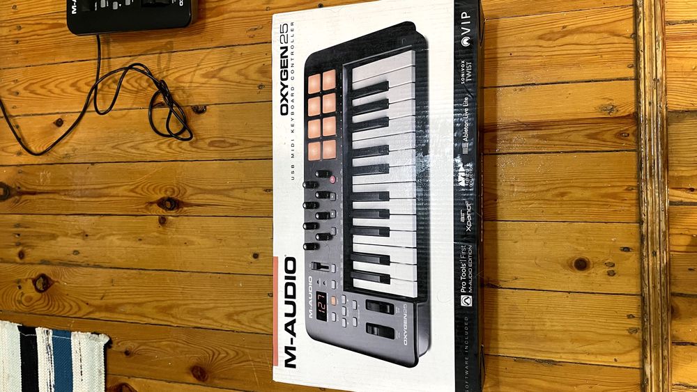 midi клавиатура M-AUDIO Oxygen25