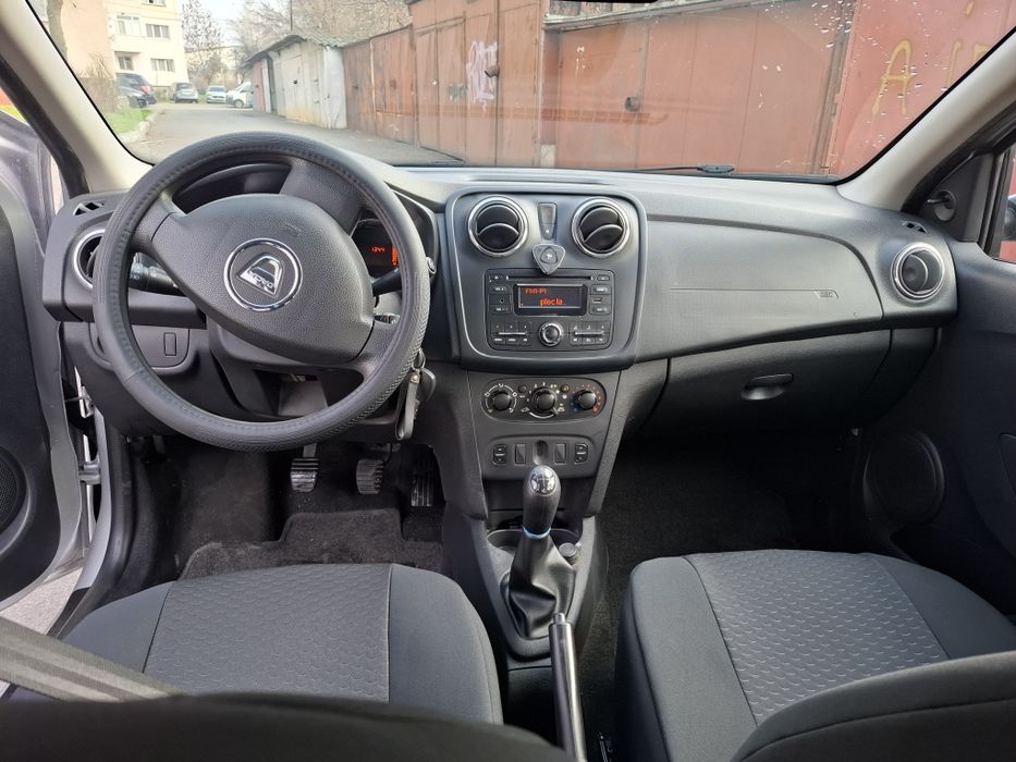 Vând logan  motor 1.2 masina  proprietar