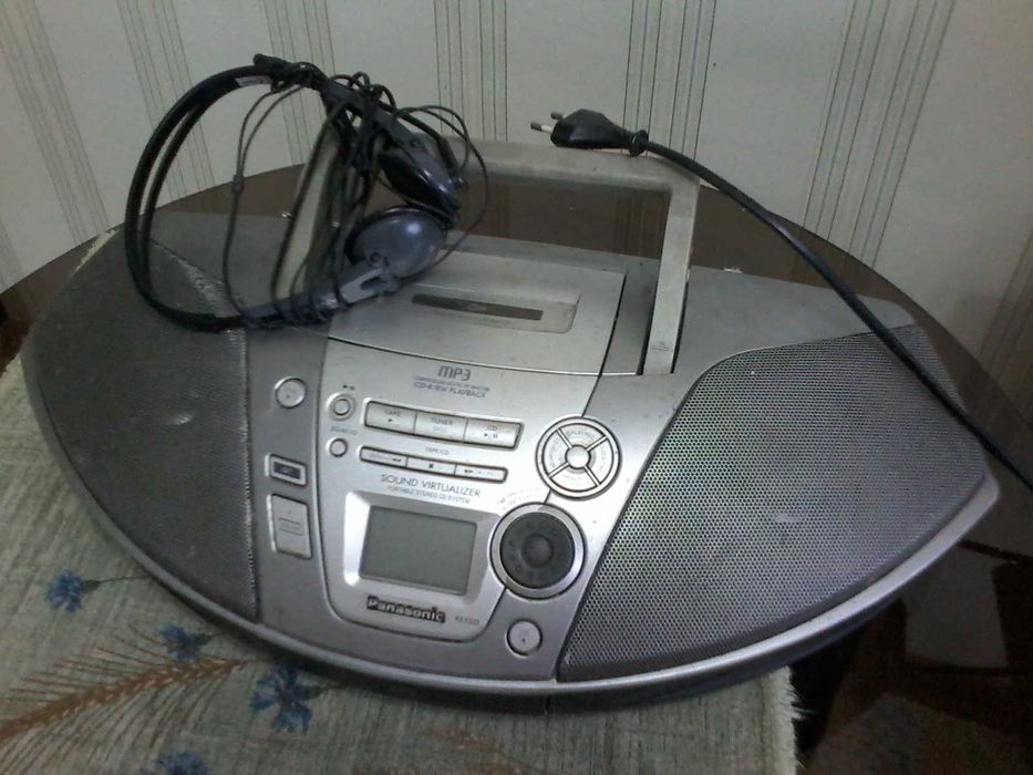 Магнитола Панасоник, в рабочем состоянии!