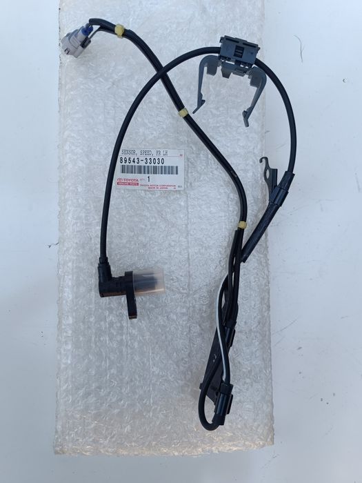 Датчик ABS Toyota Camry 20