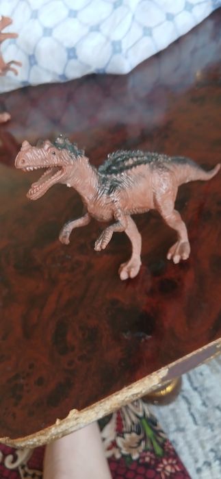 Динозавры  штучные