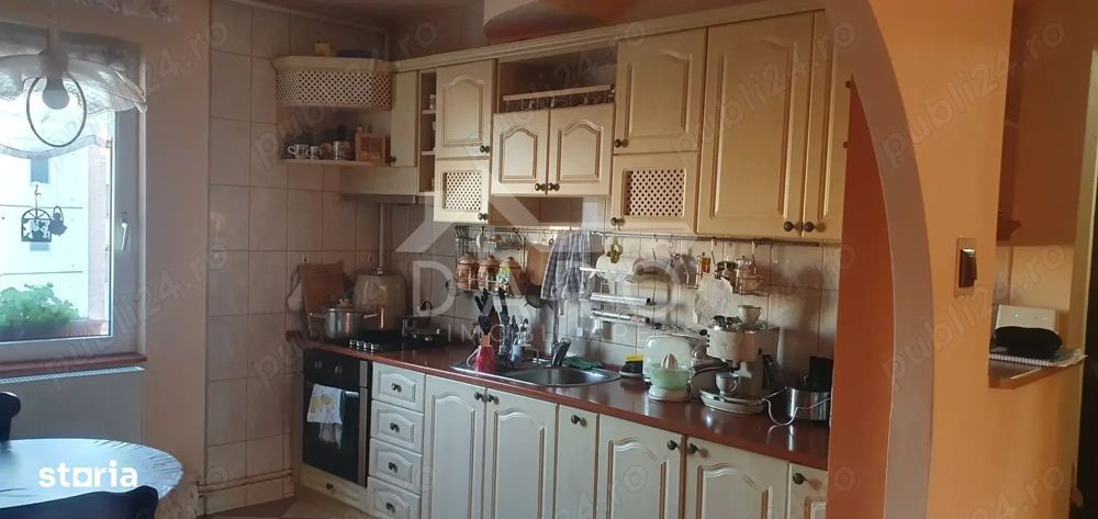 Vând apartament modern, intretinut