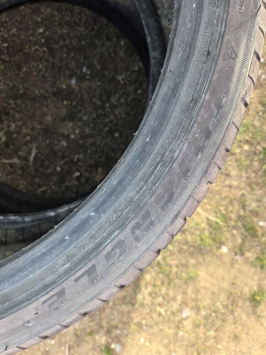 Продаётся шины 2штук