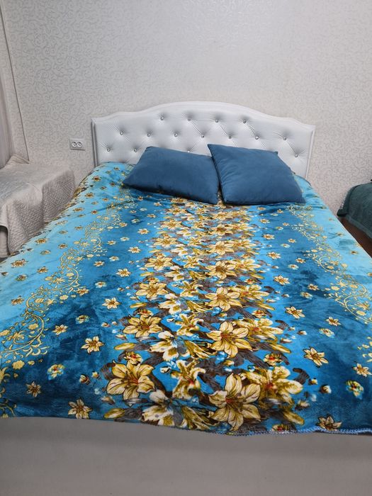 Кровать с тумбами