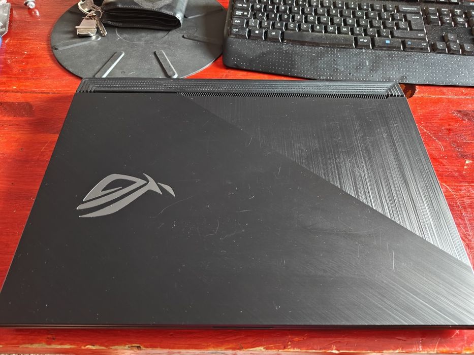 Laptop asus rog  i7 10750h /16gb/1650rtx, ecran de 17 inch, stare foarte buna