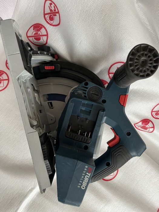 Fierastrau circular Bosch GKT 18v-52