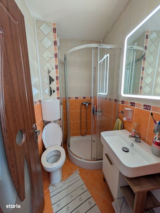 Apartamant, 3 camere, 2 bai, terasa