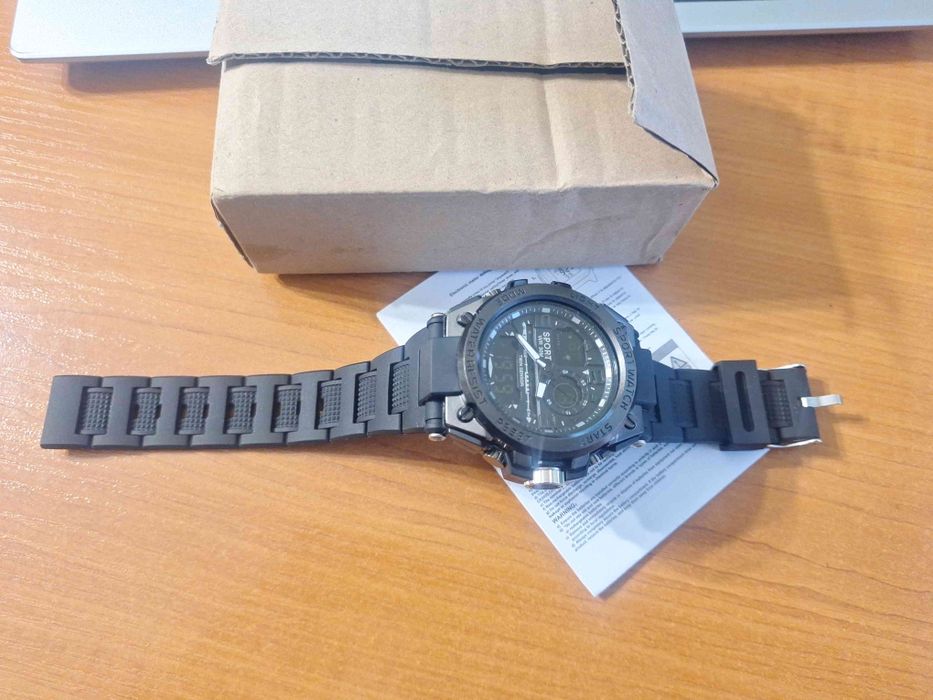 НОВ водоустойчив мъжки спортен часовник