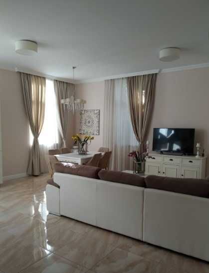 Дава се под наем Двустаен апартамент в София, Изгрев - 95 кв.м за 489.6 € - Снимка #1